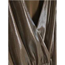 Kleid aus glänzendem Stoff
