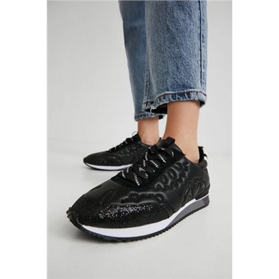 Sneakers runner piel sintética grabada