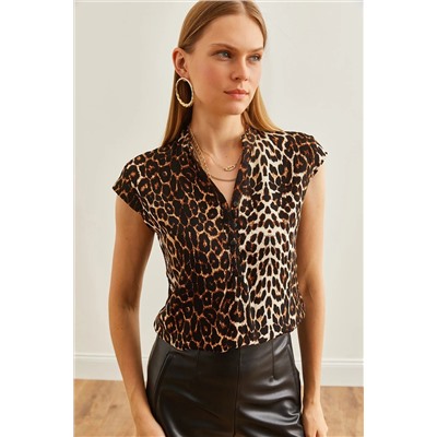 Olalook, Kadın Taş Leopar V Yaka 4 Düğmeli Viskon Bluz BLZ-19000279