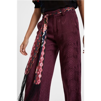 Pantalón jaquard cinturón pañuelo