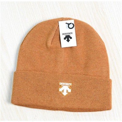 Зимняя теплая вязаная шапка унисекс с вышивкой DESCENT*E