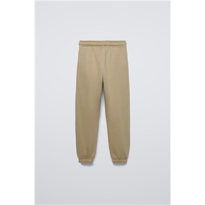 LABEL SWEATSHIRT AND JOGGERS SET