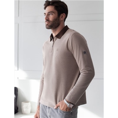 Лонгслив из мягкого фактурного трикотажа с плетеным воротником поло на молнии