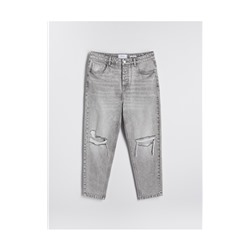 Jeans im Carrot-Fit in Used-Optik
