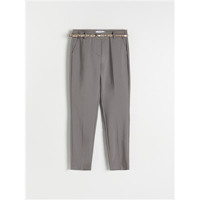 Zigarettenhose mit Gürtel