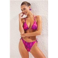TRENDYOLMİLLA Soyut Desenli Üçgen Aksesuarlı Regular Bikini Takımı TBESS25BT00015