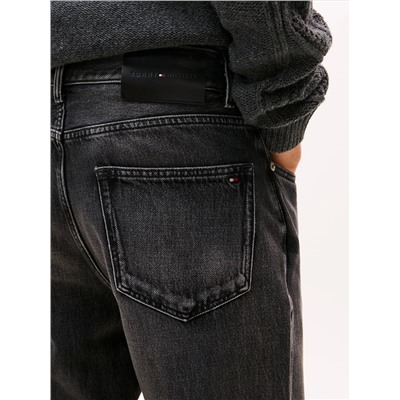 Tapered Relaxed Black Wash Jean