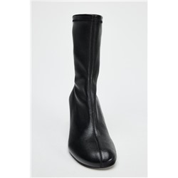 SOFT LEATHER ANKLE BOOTS