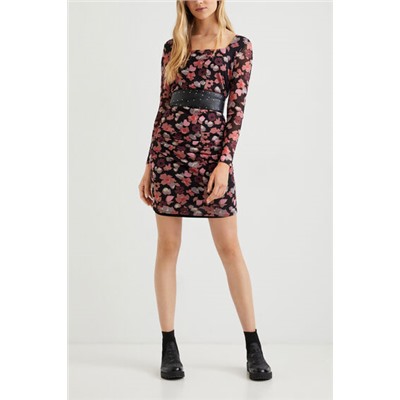 Vestido slim corto flores