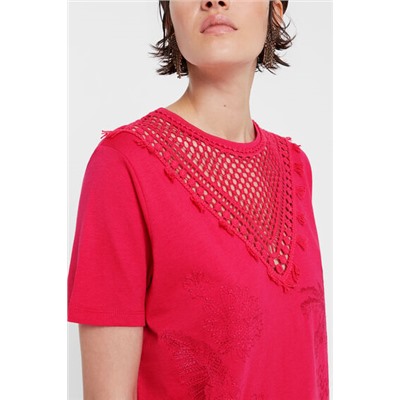 Camiseta bordado pico frontal