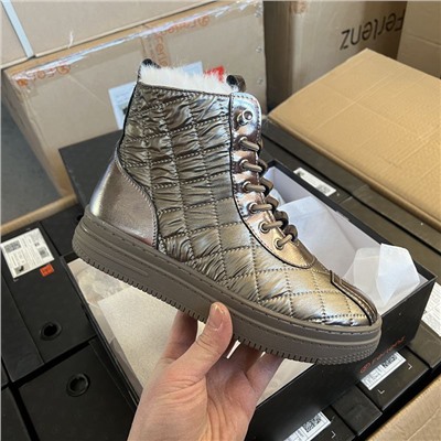 Женские зимние ботинки