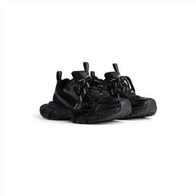 Women's 3xl Sneaker in Black