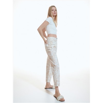 Hose mit Blumenmuster