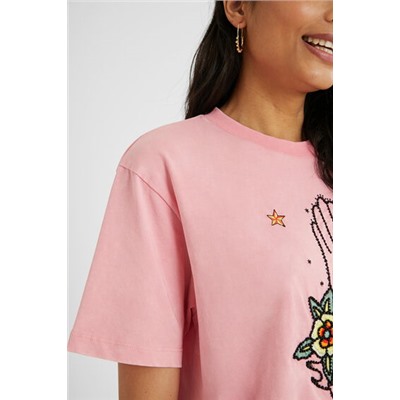 Camiseta crop decoración frontal