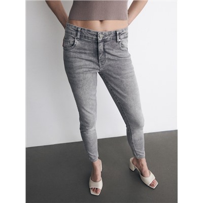 Push-up-Jeans im Slim-Fit