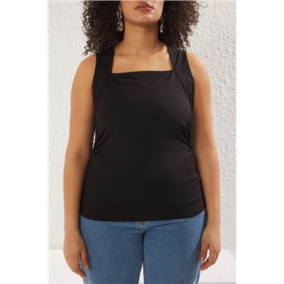 Siyah Düz Kare Yaka Askılı Büzgülü Fitted/Vücuda Oturan Esnek Örme Büyük Beden Bluz TBBSS25AF00027