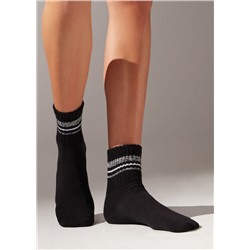 Kurze weiche Socken mit Streifenmotiv