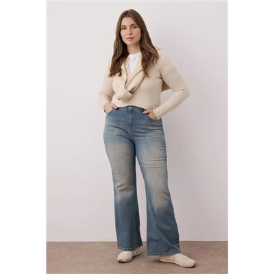 Koyu Mavi Soluk Efekt Vintage Yüksel Bel İspanyol Paça Büyük Beden Jeans TBBAW26CJ00004