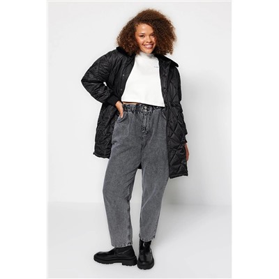 Trendyol Curve Siyah Kapitone Yakası Peluşlu Mont TBBAW24AW00019
