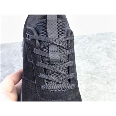 Женские кожаные кроссовки, экспорт в Россию