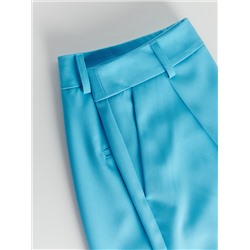 Hose mit Bügelfalten