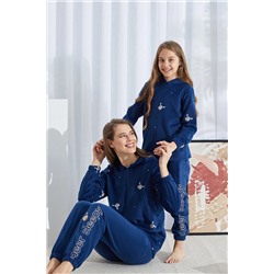 Siyah İnci lacivert desenli Alt-Üst Polar Kapişonlu Nakışlı Pijama Takım 23223017