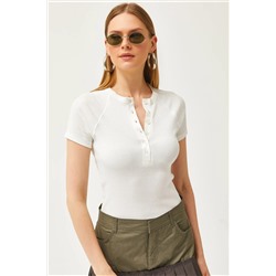 Olalook, Kadın Beyaz Düğmeli Reglan Kısa Kol Bluz BLZ-19002590