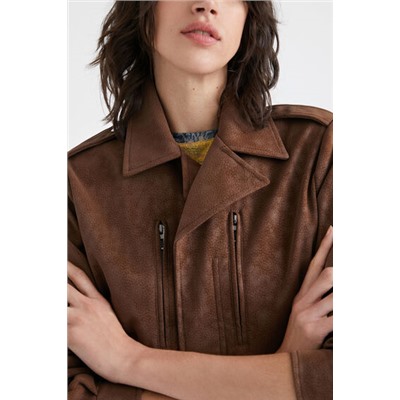 Chaqueta recta bolsillos
