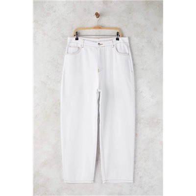 Beyaz Yüksek Bel Büyük Beden Baggy Jeans TBBAW26CJ00046