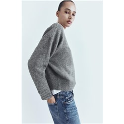 PLAIN SOFT KNIT SWEATER