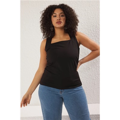 Siyah Düz Kare Yaka Askılı Büzgülü Fitted/Vücuda Oturan Esnek Örme Büyük Beden Bluz TBBSS25AF00027