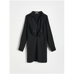 Kleid mit Kragen