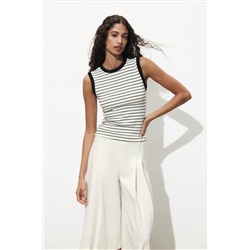 FEW ITEMS LEFT STRIPED BUTTON T-SHIRT