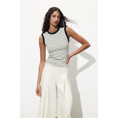 FEW ITEMS LEFT STRIPED BUTTON T-SHIRT
