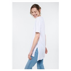Mavi Yırtmaç Detaylı Beyaz Basic Tişört Loose Fit / Bol Rahat Kesim 167237-620