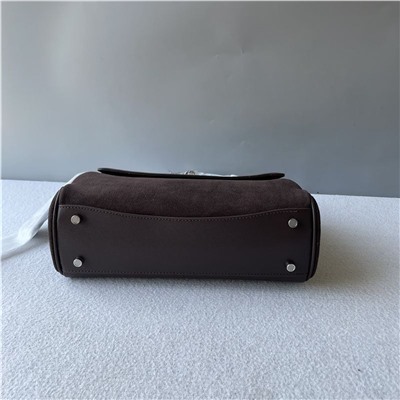 Трендовая сумка в стиле Balenciag*a rode*o