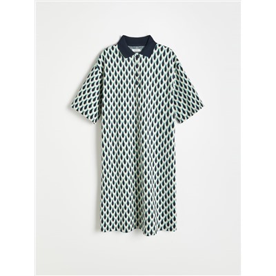 Gemustertes kleid