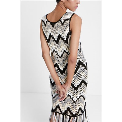 Vestido boho de ganchillo y flecos
