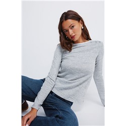 Camiseta botones hombro cuello