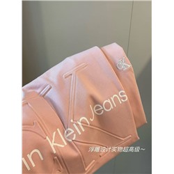 Футболка в нежном розовом цвете Calvi*n Klei*n