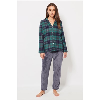 Camisa Azul oscuro y verde
