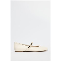 BALLERINAS WITH METAL STRAP