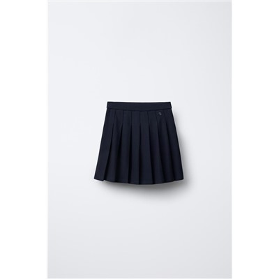 BOX PLEAT SKIRT WITH HEART APPLIQUÉ