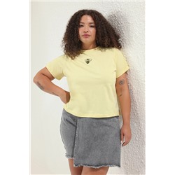 Sarı Bisiklet Yaka Nakışlı Crop Örme Büyük beden T-shirt TBBSS25BF00015