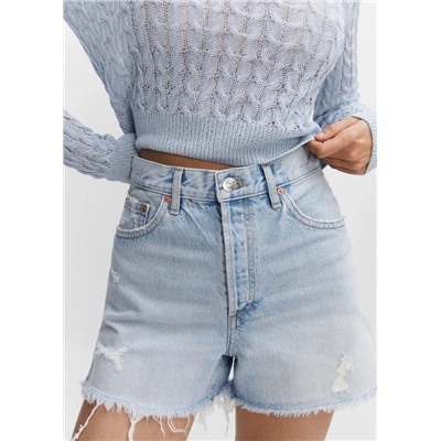 Shorts rectos bajo deshilachado