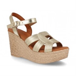1982 - BDA
                SANDALIAS DE CUÑA