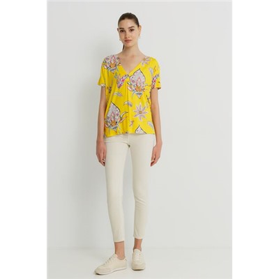 Camiseta paisley cuello pico