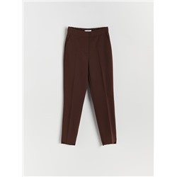 Hose mit Bügelfalte