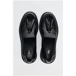 PATENT LOAFERS WITH TASSELS