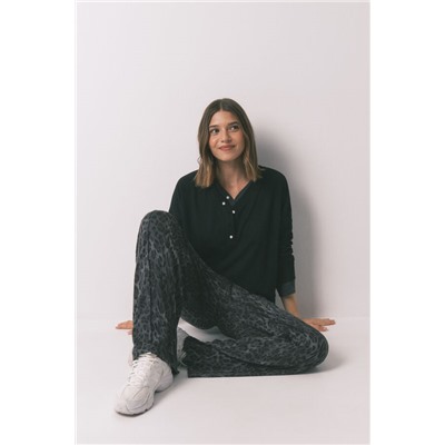 Pantalón largo animal print gris